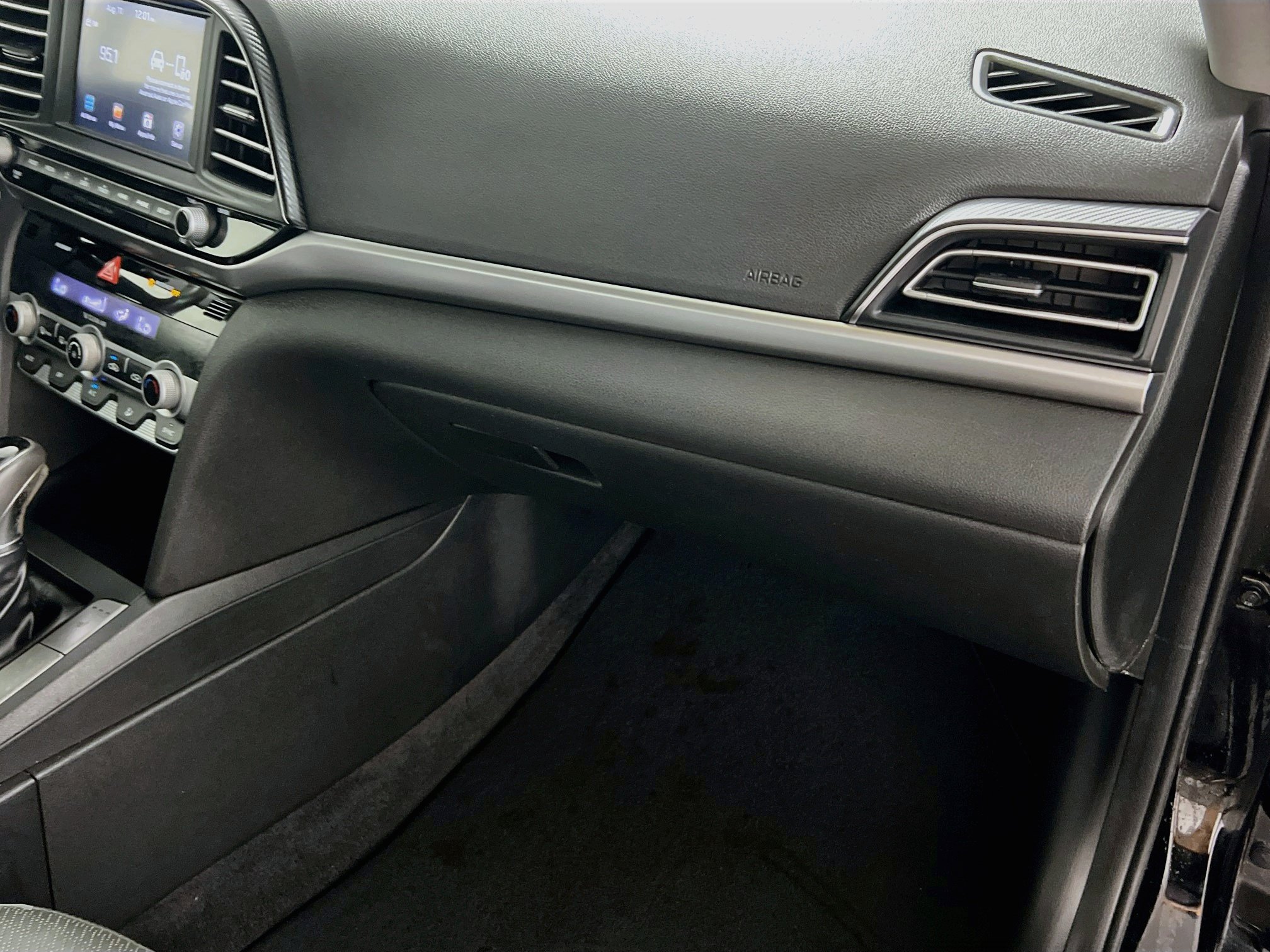 Used 2019 Hyundai Elantra Limited w/ Cargo Package FWD image 34