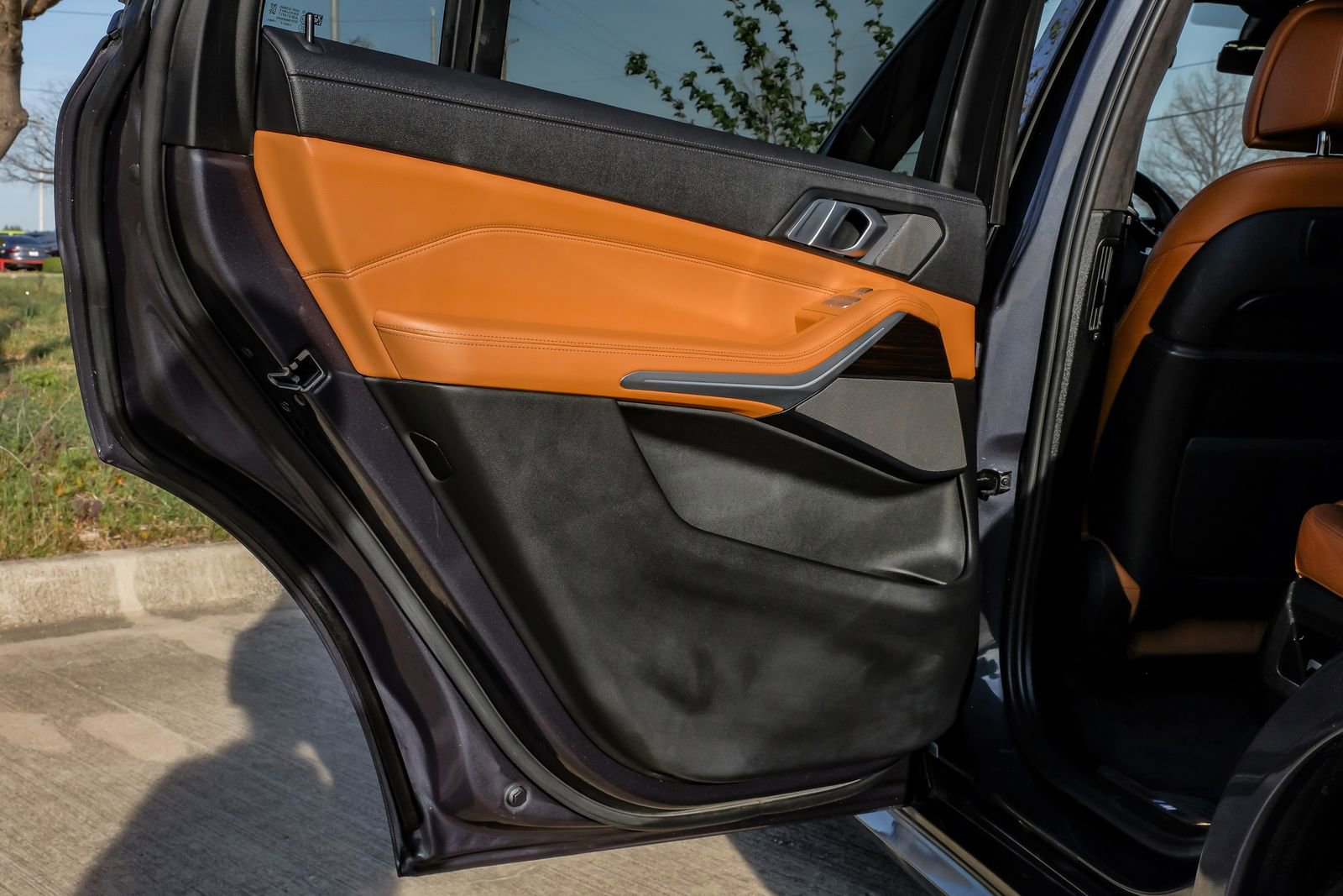 Used 2021 BMW X7 M50i w/ Executive Package image 53