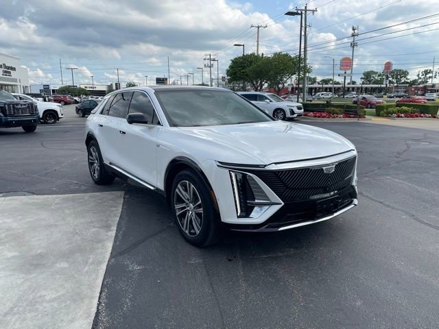 Used 2024 Cadillac Lyriq Luxury AWD/4WD image 3