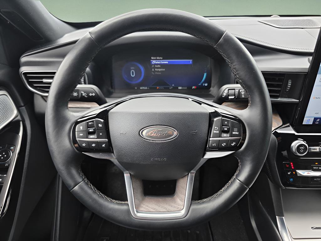 Used 2022 Ford Explorer Platinum w/ Equipment Group 601A AWD/4WD image 25