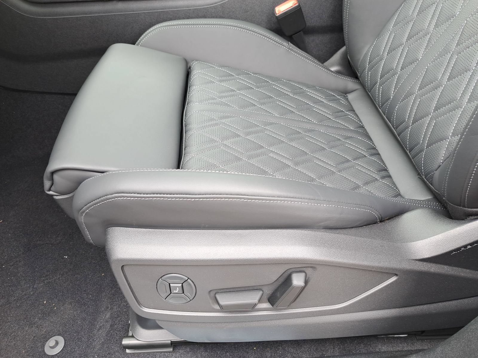New 2026 Audi SQ5 Premium Plus AWD/4WD image 30