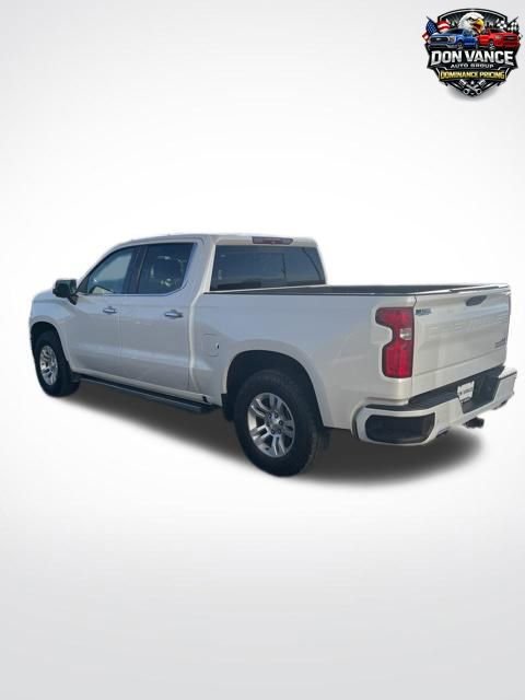Used 2019 Chevrolet Silverado 1500 High Country w/ Technology Package image 3