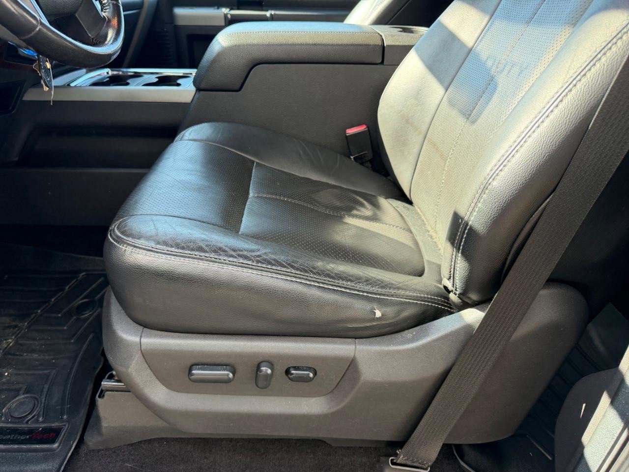 Used 2015 Ford F250 Lariat w/ Lariat Interior Package AWD/4WD image 18