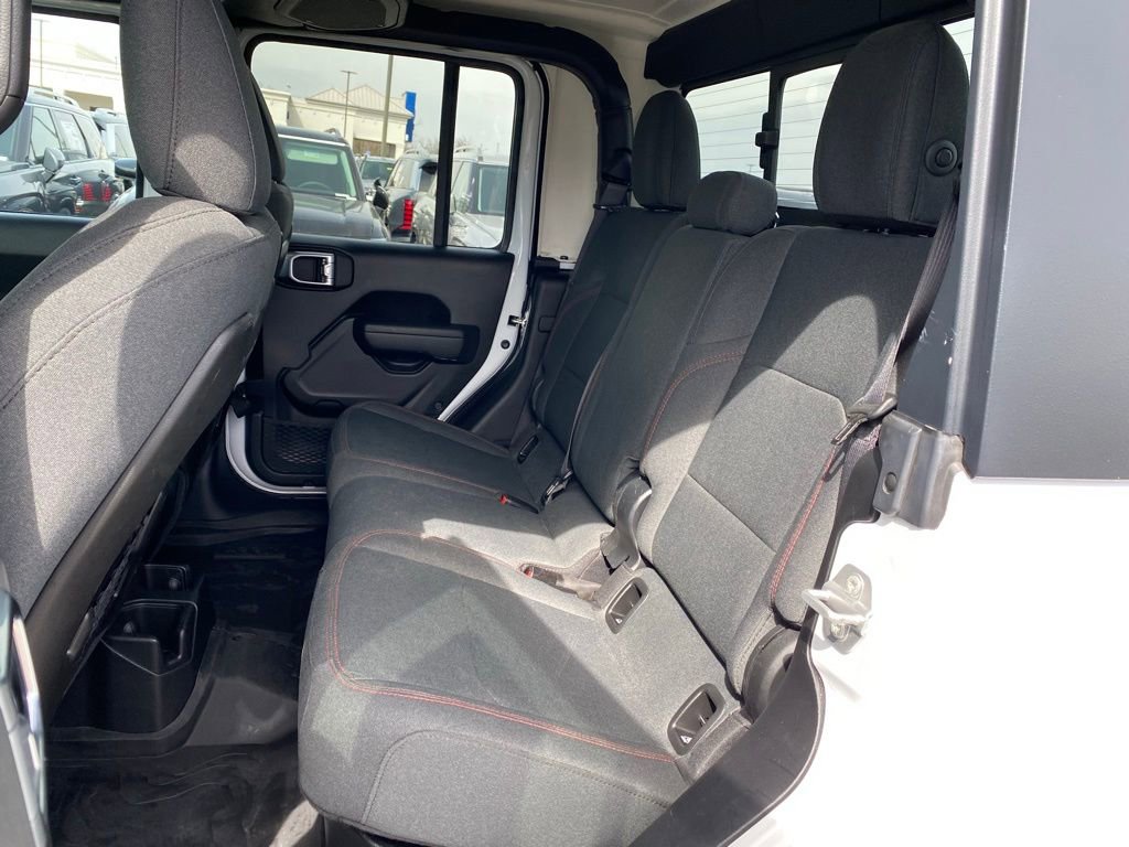 Used 2024 Jeep Gladiator Rubicon w/ Technology Group AWD/4WD image 30