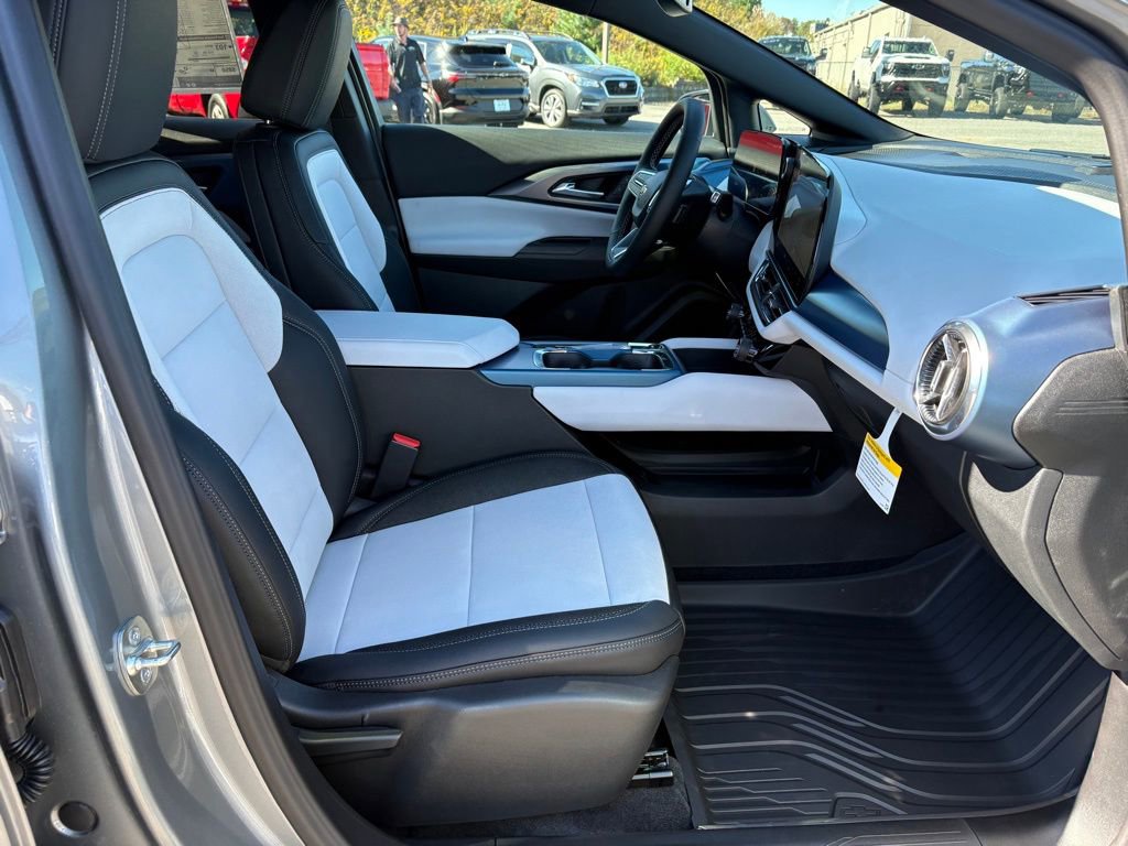 New 2026 Chevrolet Equinox EV LT image 27