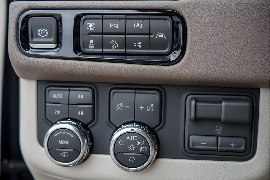 New 2026 GMC Yukon XL Denali image 14