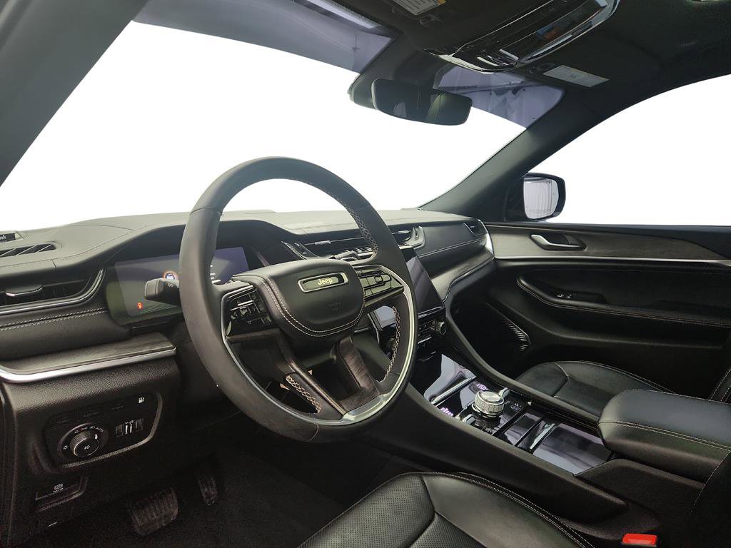 Used 2023 Jeep Grand Cherokee Overland image 10