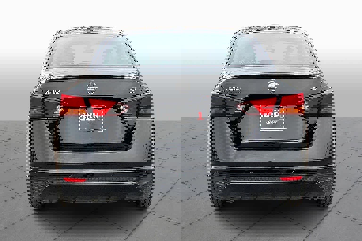 Used 2024 Nissan Altima 2.5 SV image 5