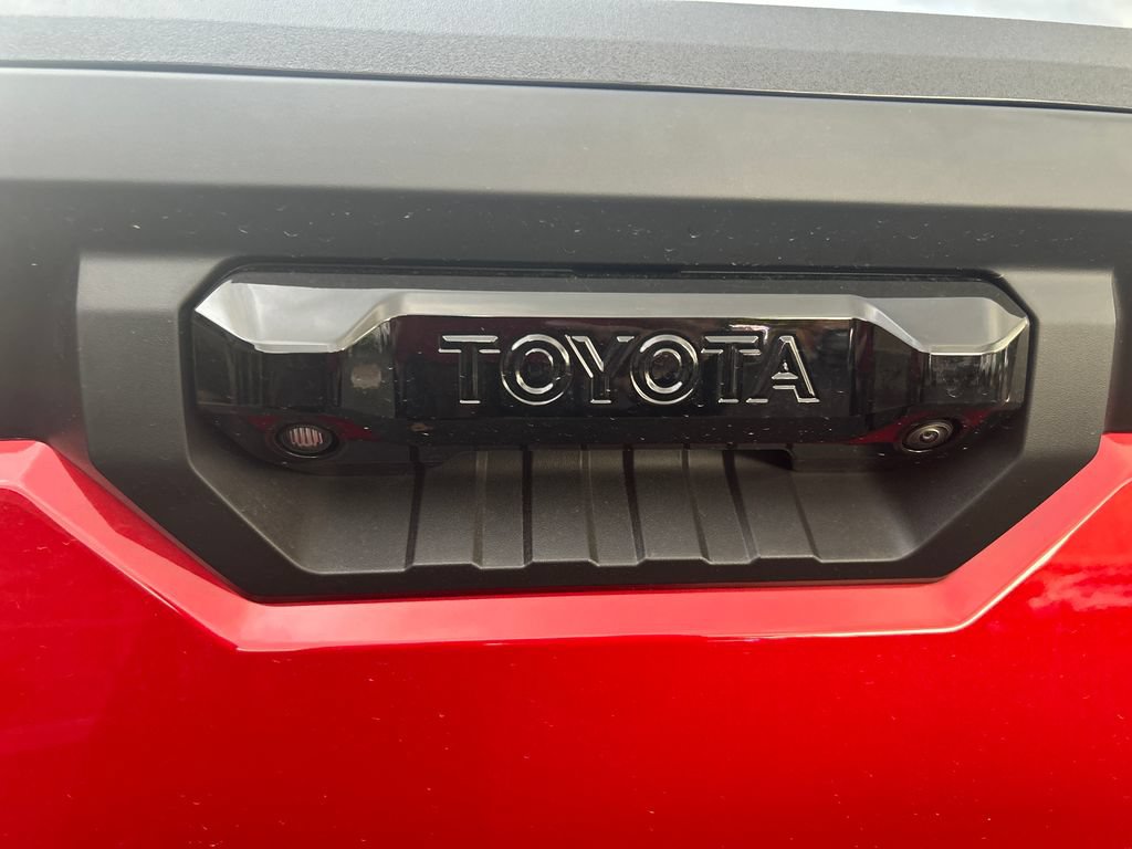 Used 2026 Toyota Tundra SR5 w/ SR5 Premium Package AWD/4WD image 33