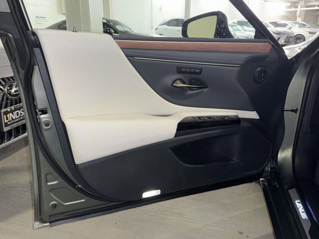 New 2025 Lexus ES 350 w/ Premium Package image 14