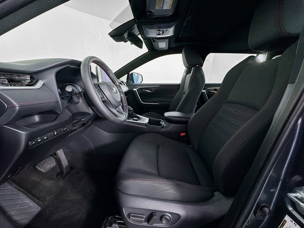 Used 2024 Toyota RAV4 SE w/ Weather & Moonroof Package image 15