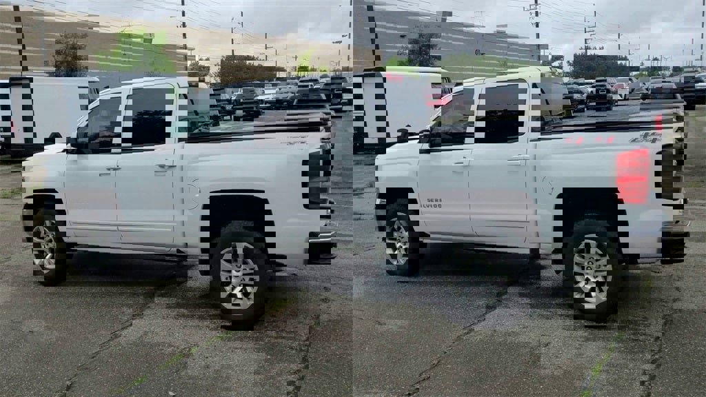 Used 2017 Chevrolet Silverado 1500 LT w/ All Star Edition image 39