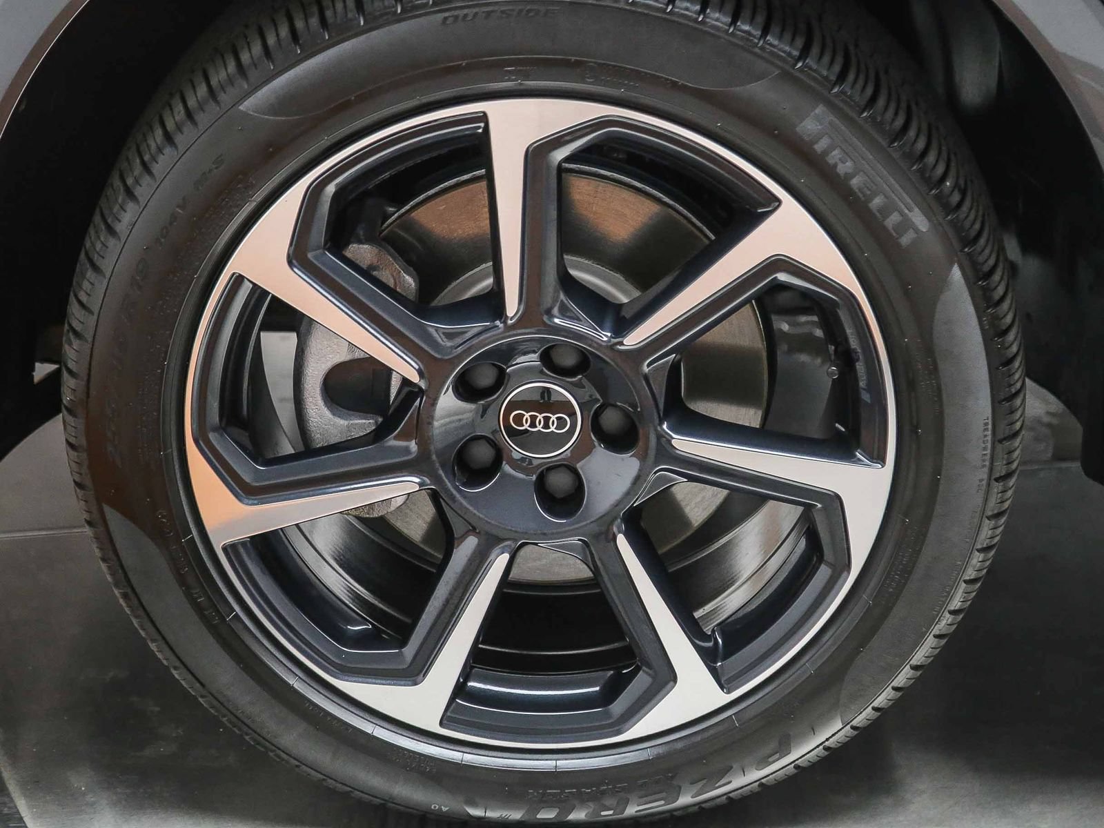 Certified 2025 Audi Q3 2.0T Premium Plus w/ Premium Plus Package AWD/4WD image 10