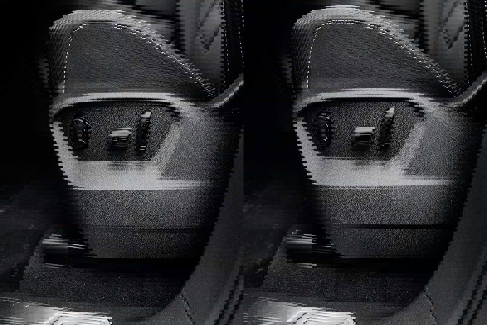 Used 2024 Volkswagen Atlas Cross Sport SE image 19