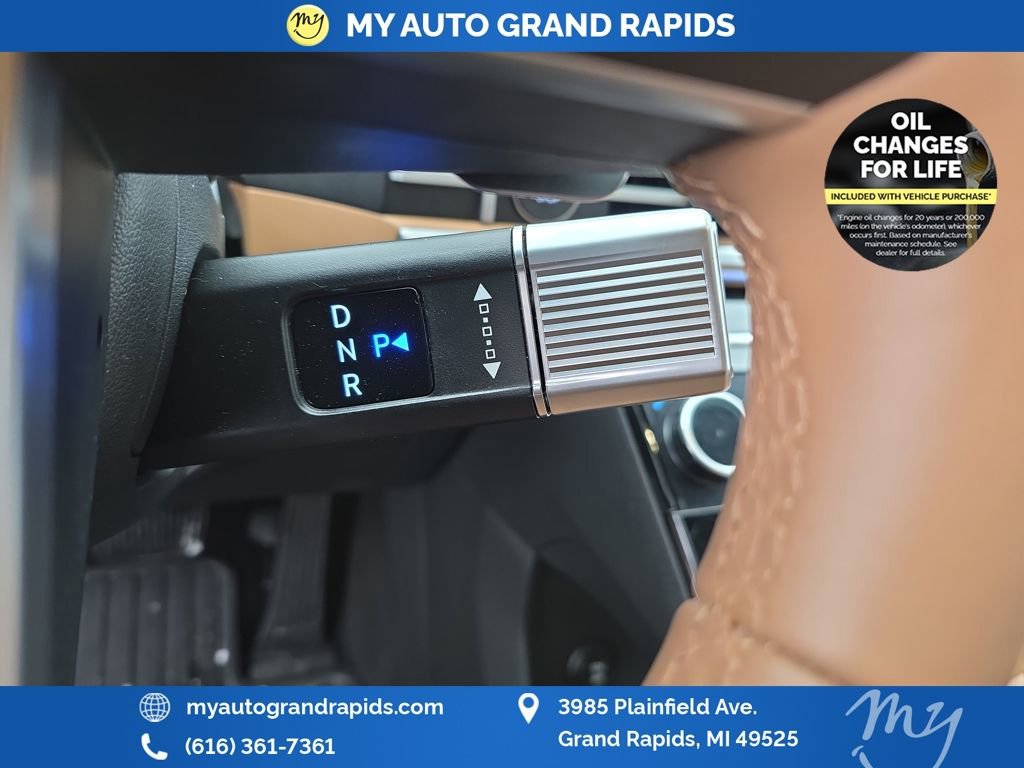 Used 2025 Hyundai Santa Fe Limited image 16