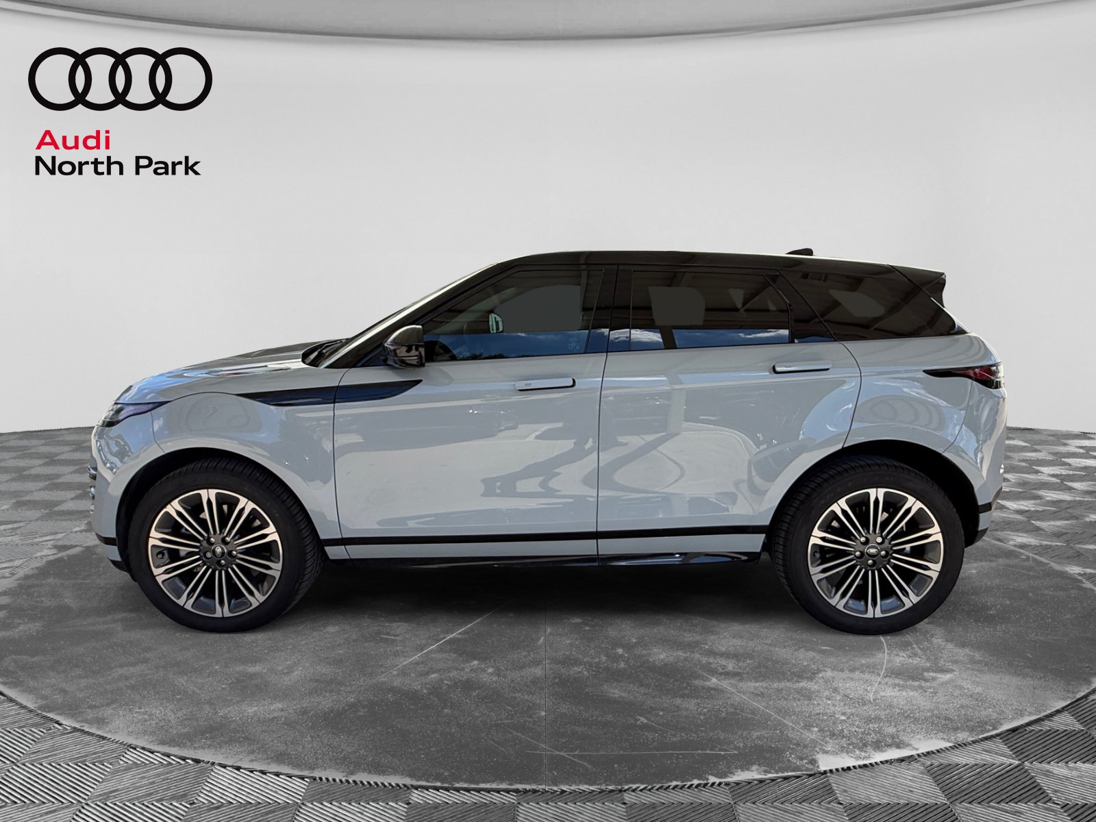 Used 2024 Land Rover Range Rover Evoque Dynamic SE AWD/4WD image 2