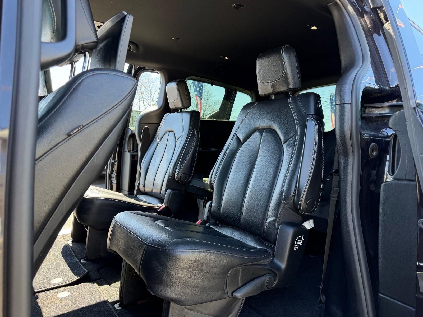 Used 2019 Chrysler Pacifica Touring-L Plus w/ Advanced Safetytec Group image 22