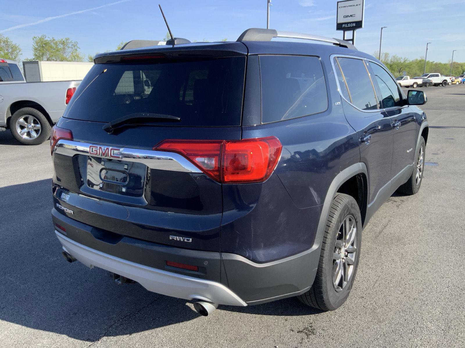 Used 2017 GMC Acadia SLT image 8