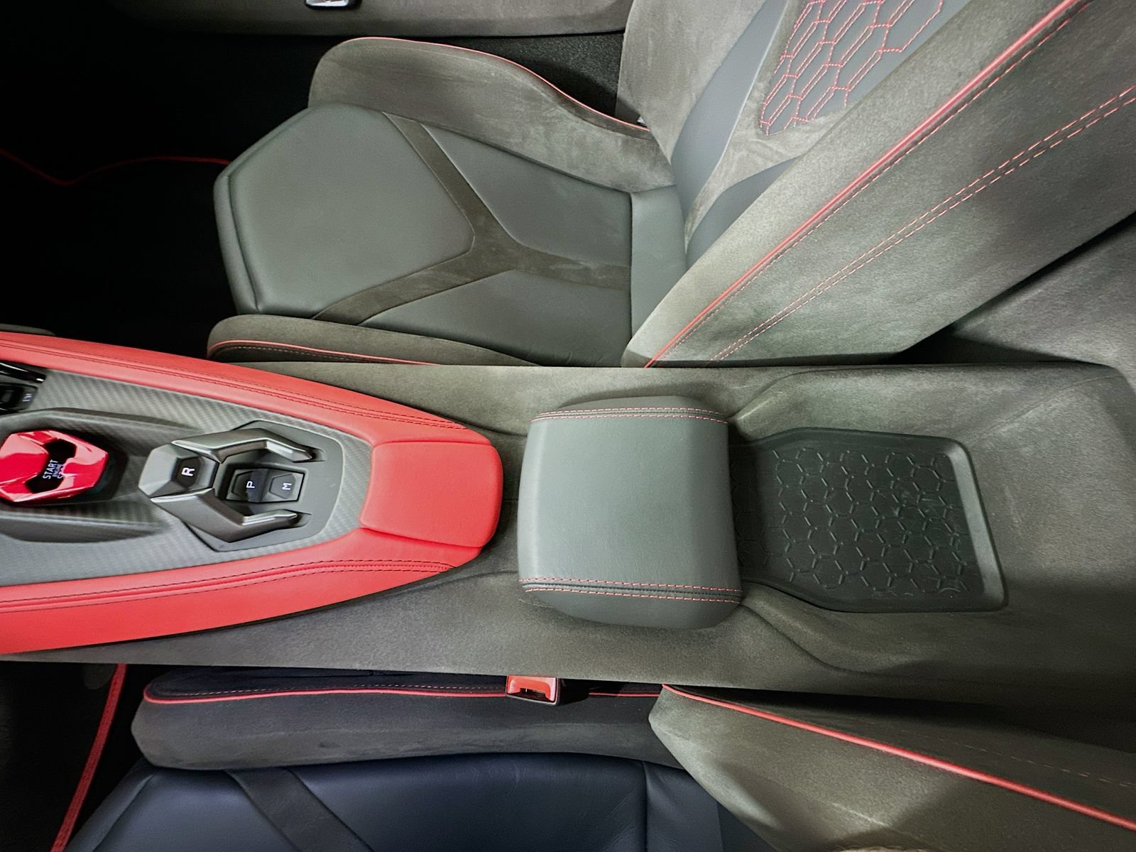 Used 2024 Lamborghini Revuelto AWD/4WD image 29