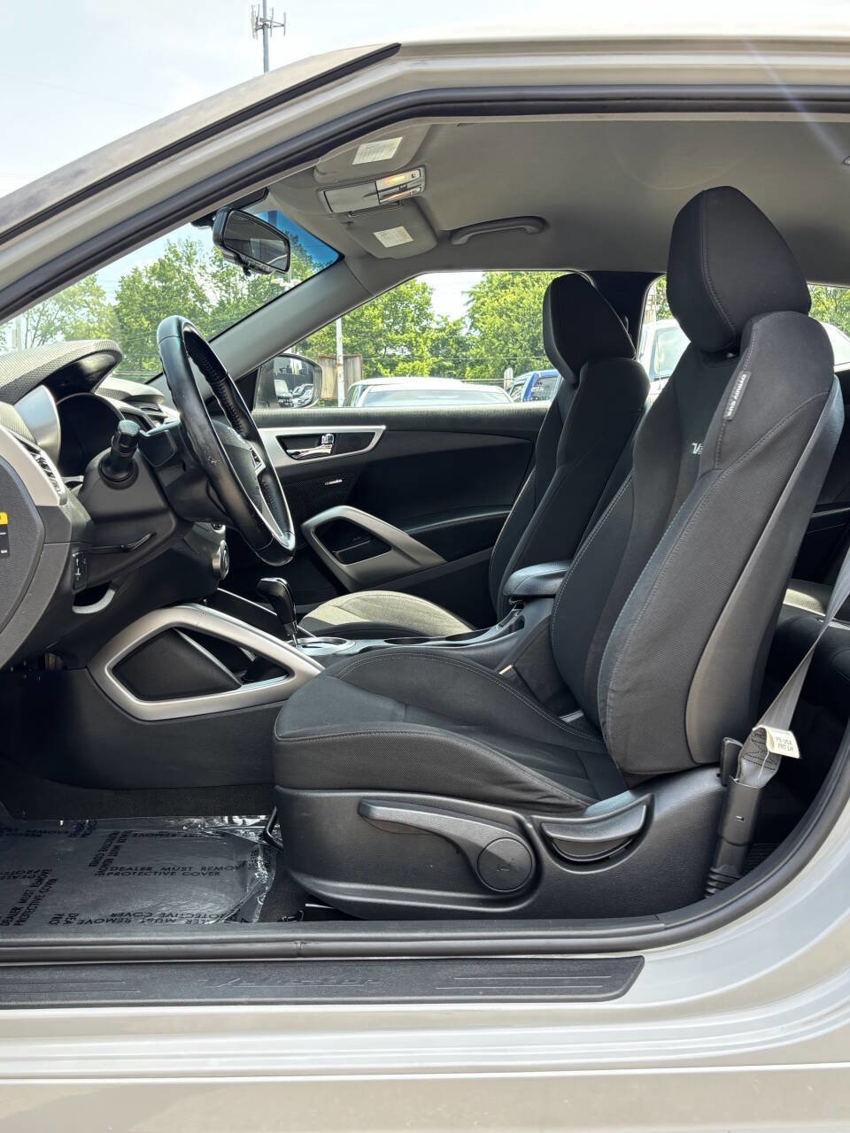 Used 2013 Hyundai Veloster RE:MIX Edition FWD image 12