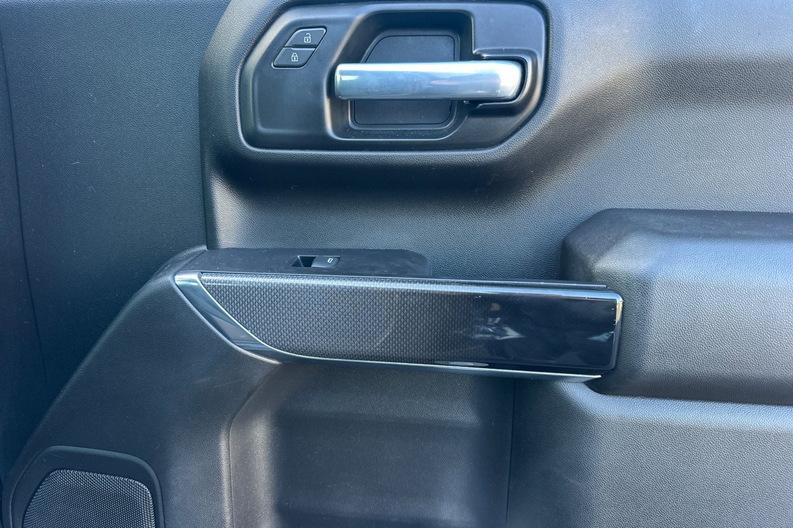 Used 2021 Chevrolet Silverado 1500 Custom Trail Boss w/ Midnight Edition image 19