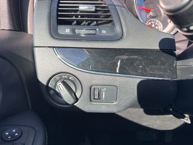 Used 2017 Dodge Grand Caravan SE image 23