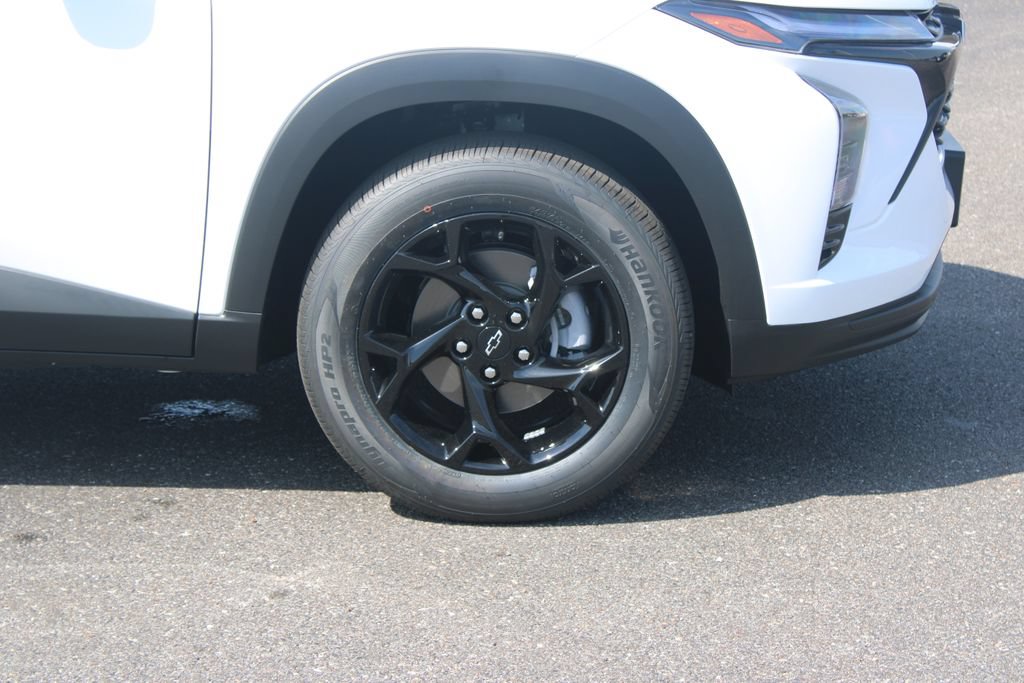 New 2026 Chevrolet Trax LT w/ Driver Confidence Package FWD image 12