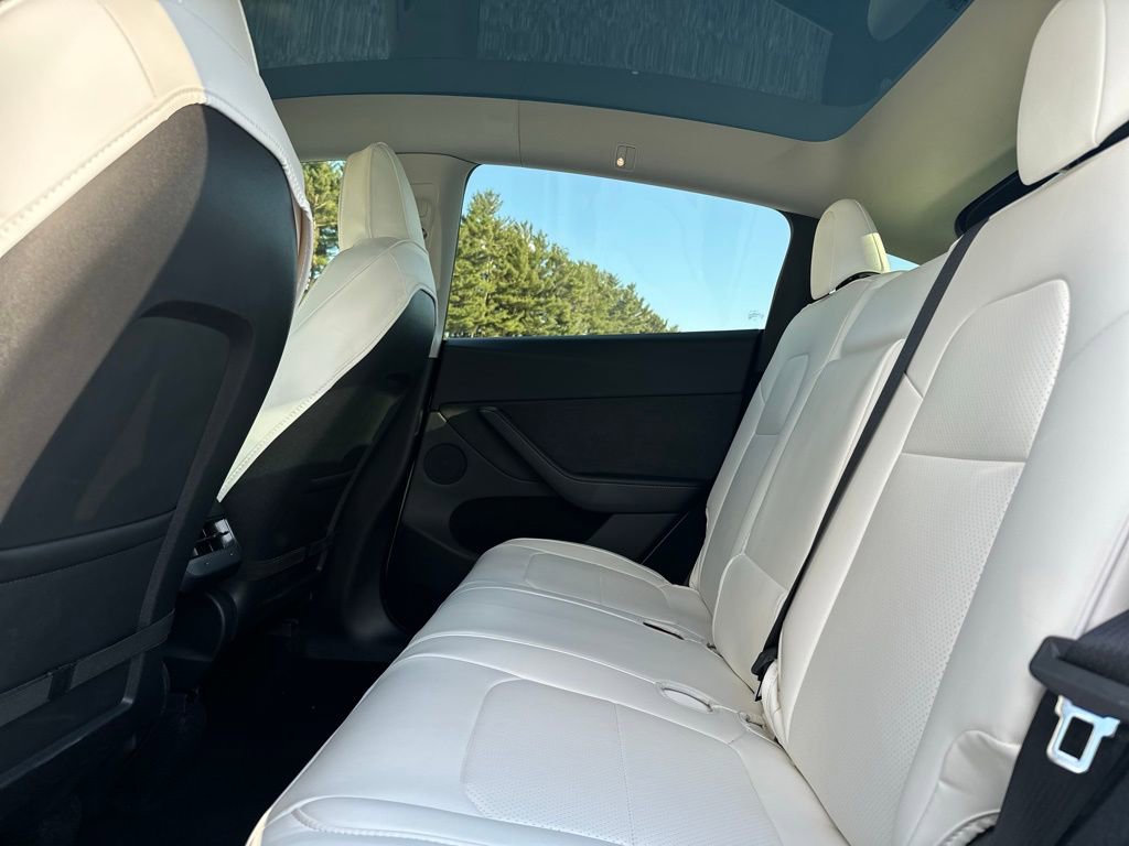 Used 2024 Tesla Model Y Long Range image 19