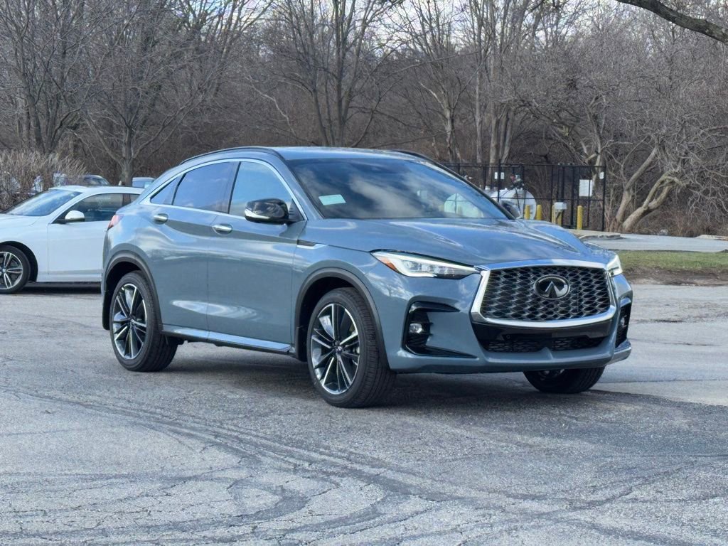 New 2025 INFINITI QX55 Essential image 1