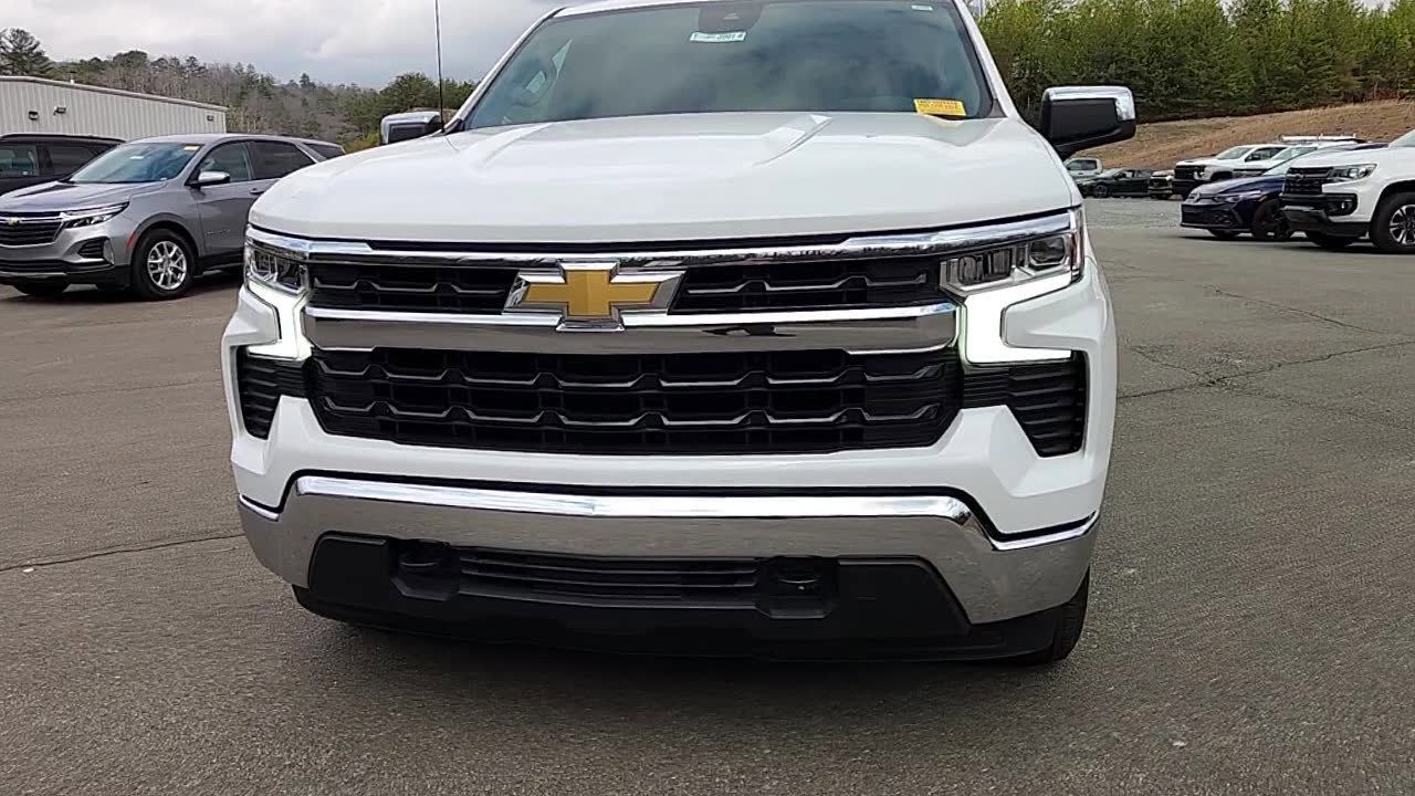 Used 2025 Chevrolet Silverado 1500 LT image 3