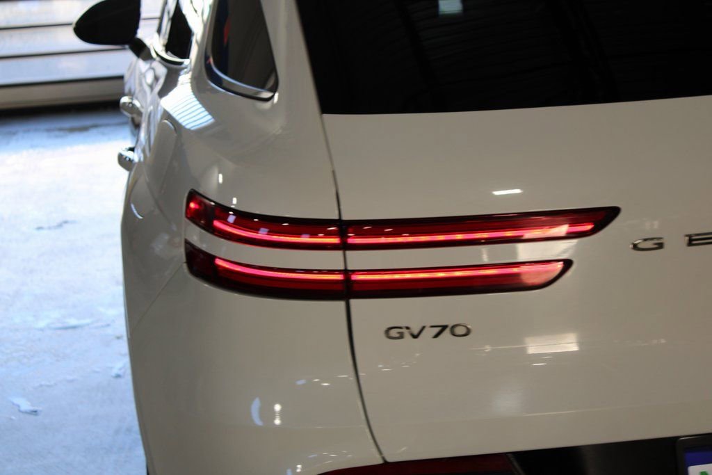 Used 2023 Genesis GV70 2.5T w/ Select Package image 49
