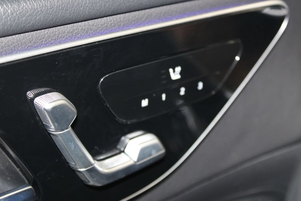 Used 2025 Mercedes-Benz C 300 Sedan image 36
