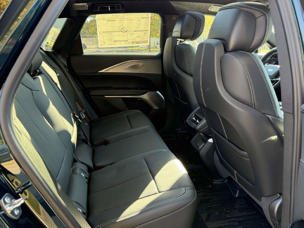New 2027 Cadillac Lyriq Premium Luxury w/ LPO, Floor Liner Package AWD/4WD image 11