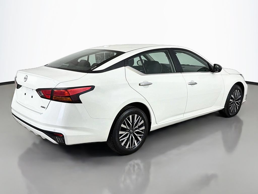 Used 2025 Nissan Altima 2.5 SV AWD/4WD image 8
