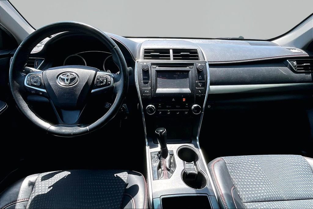 Used 2015 Toyota Camry SE FWD image 7