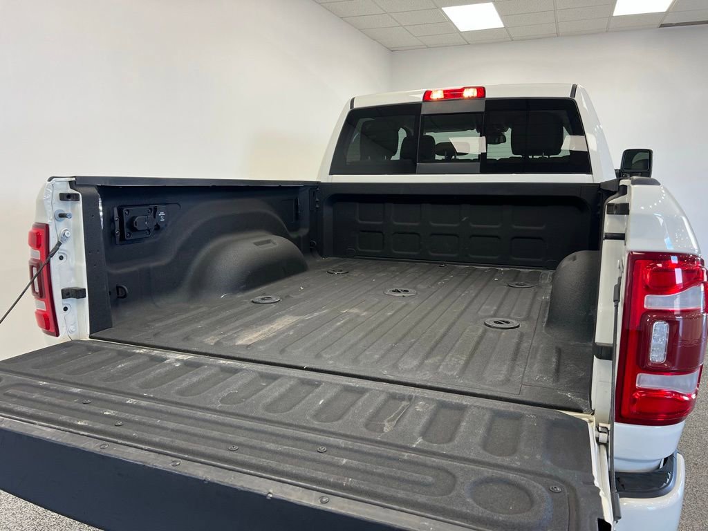 Used 2024 RAM 3500 Limited image 7