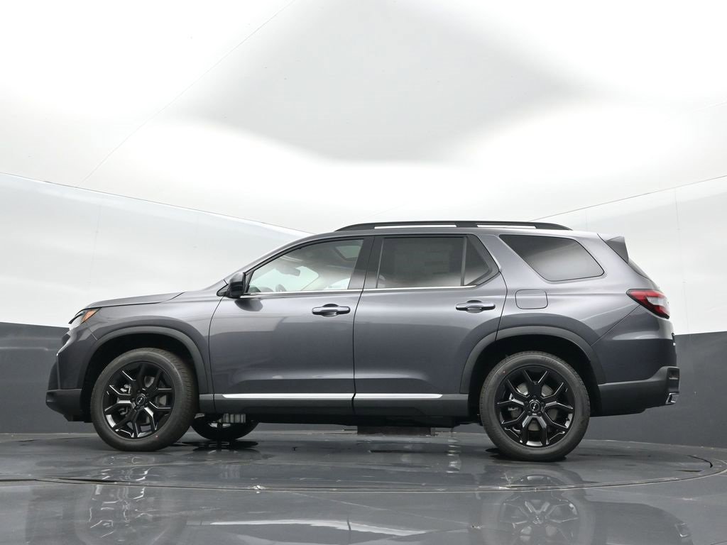 New 2025 Honda Pilot Touring image 14