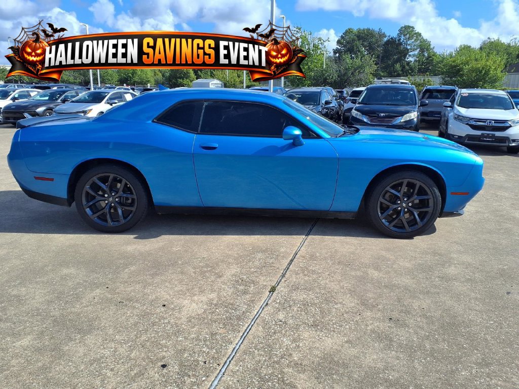 Used 2023 Dodge Challenger SXT w/ Plus Package RWD image 6