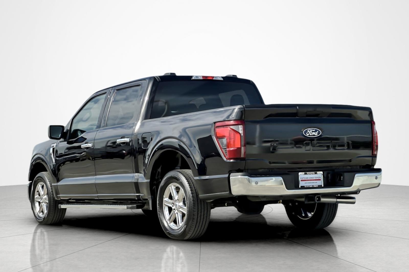 Used 2025 Ford F150 XLT w/ Equipment Group 301A Standard image 3