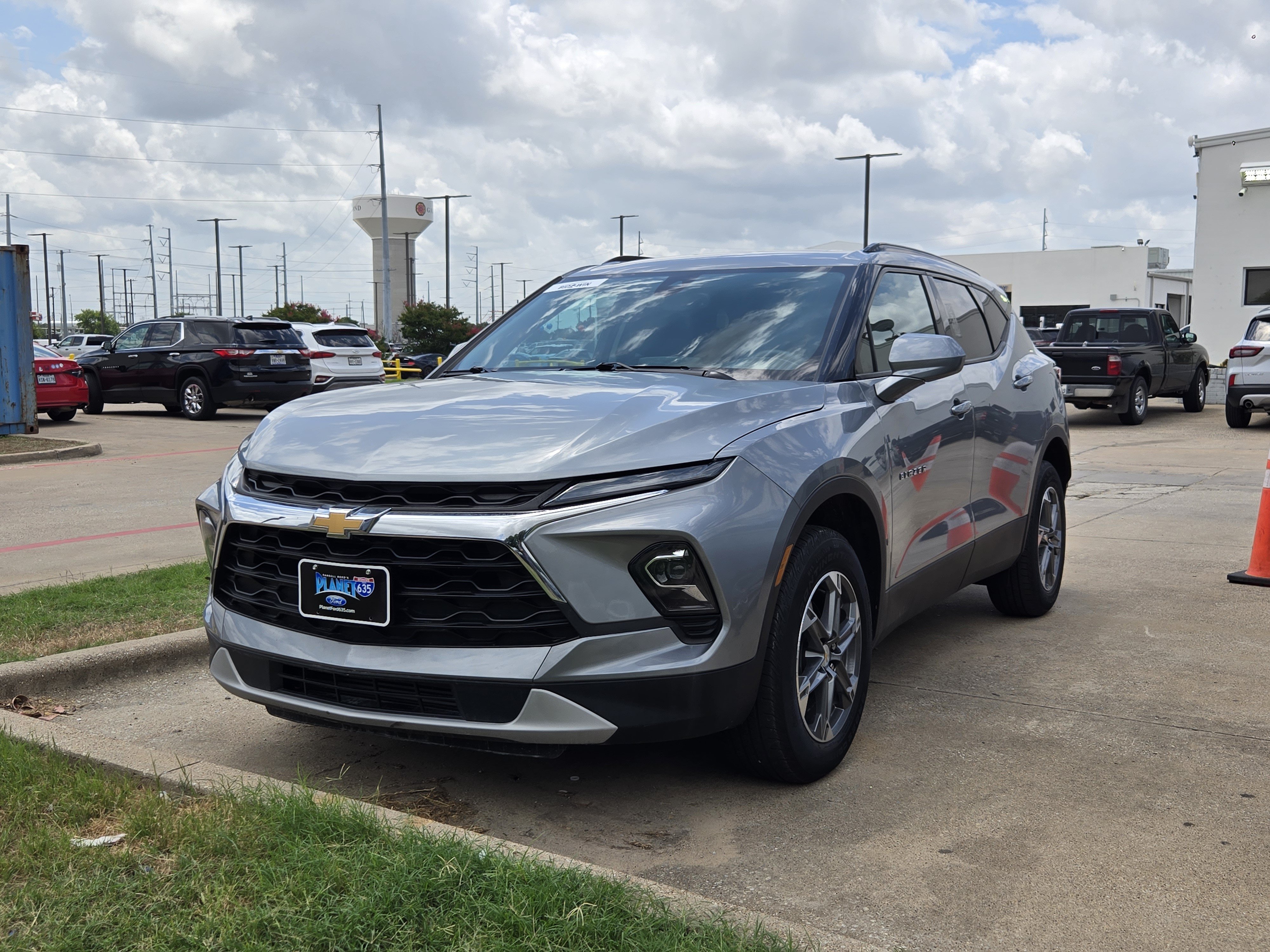Used 2024 Chevrolet Blazer LT w/ Convenience Package FWD image 3