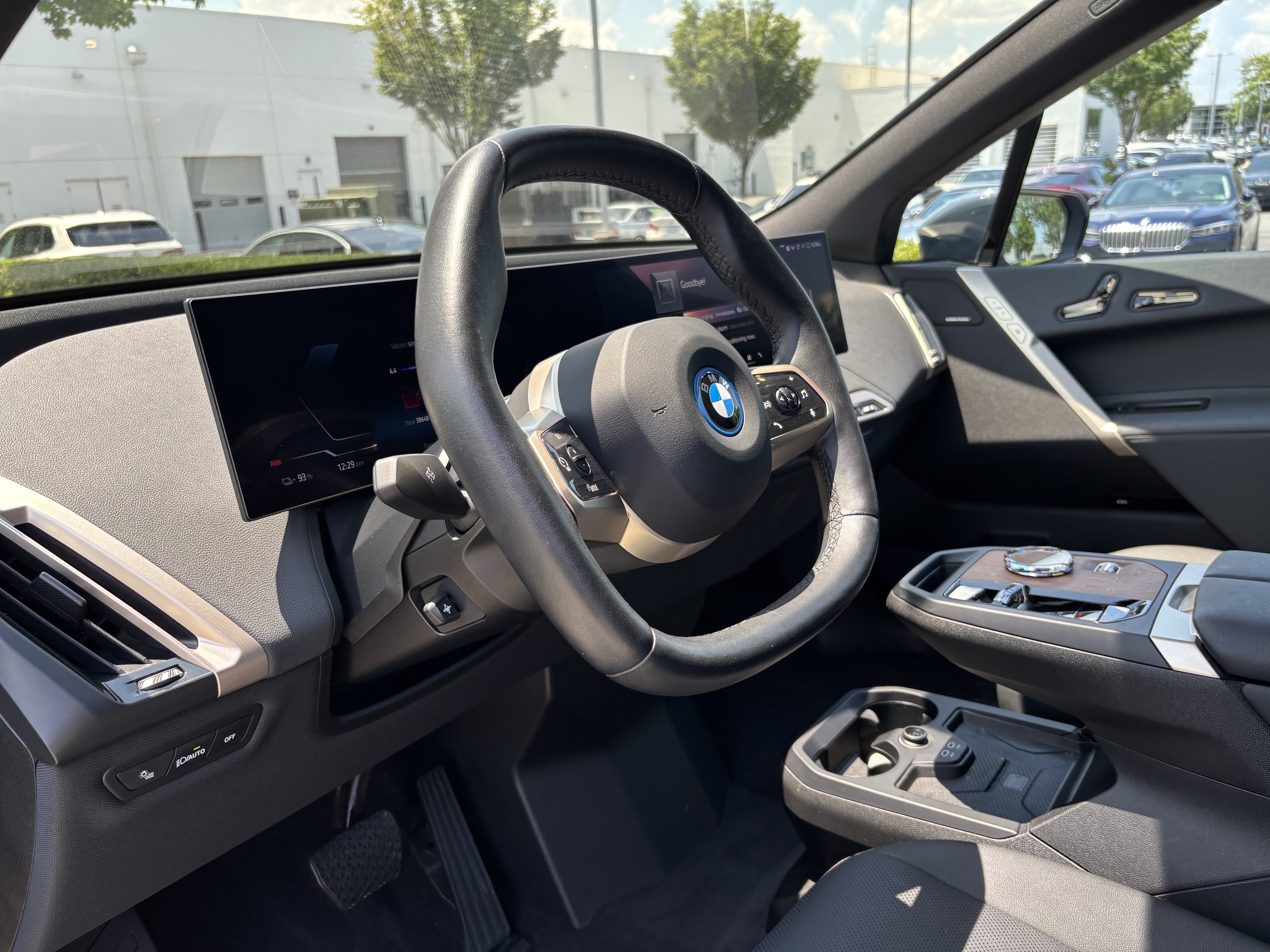 Certified 2024 BMW iX xDrive50 w/ Sport Package AWD/4WD image 17