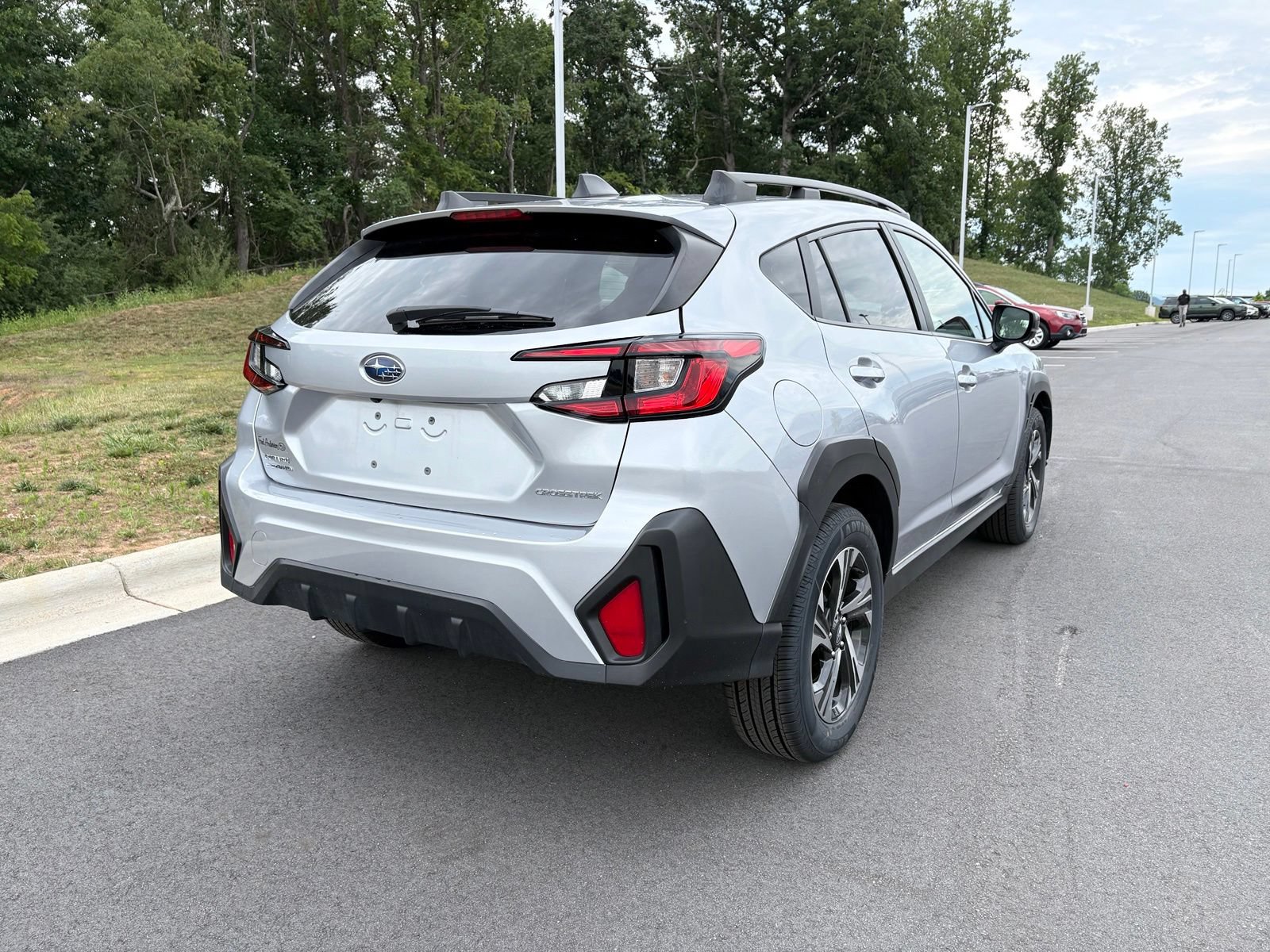 Used 2024 Subaru Crosstrek 2.0i Premium w/ Crosstrek Mirror Package AWD/4WD image 9