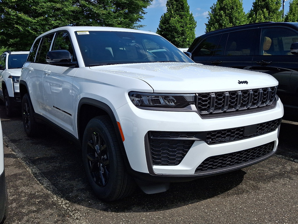 New 2026 Jeep Grand Cherokee Altitude AWD/4WD image 3