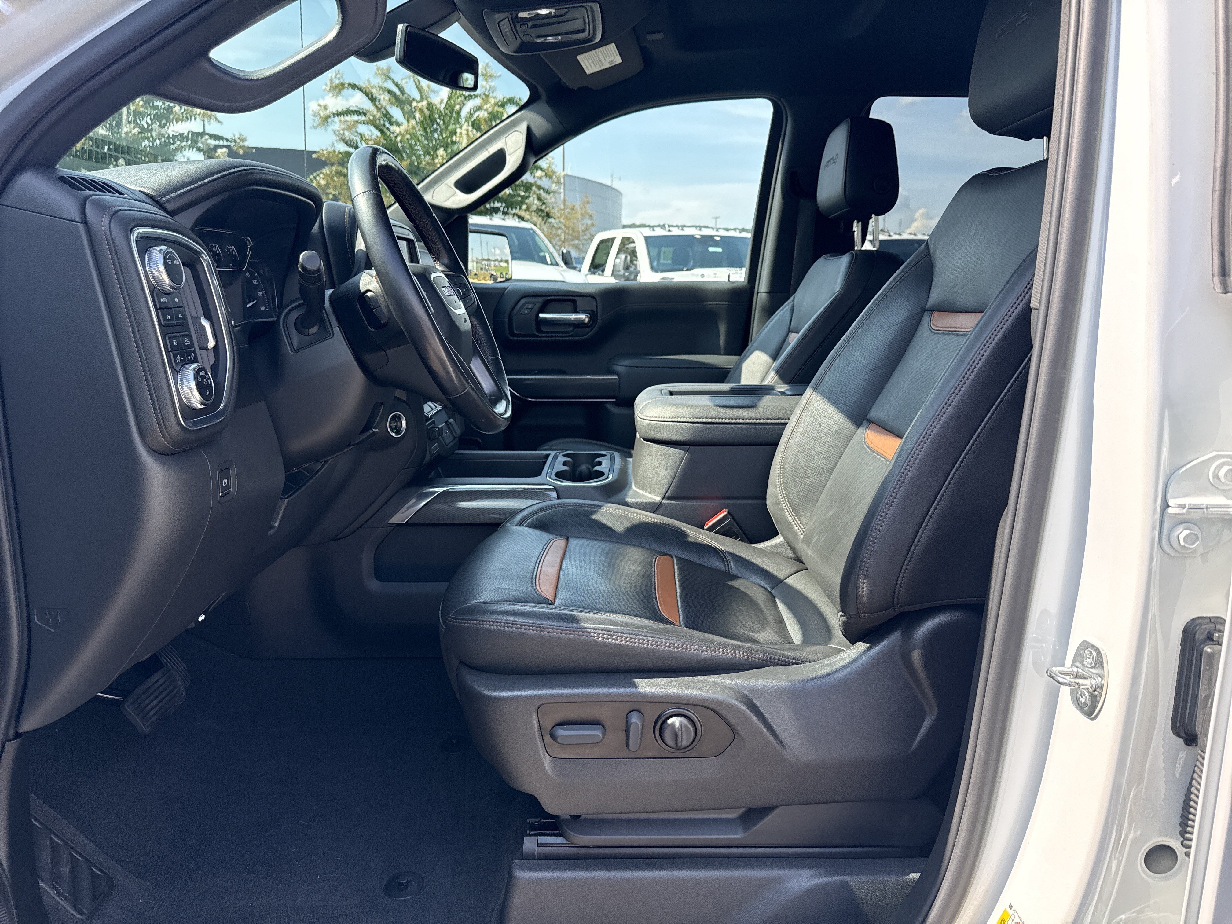Used 2021 GMC Sierra 1500 AT4 AWD/4WD image 9