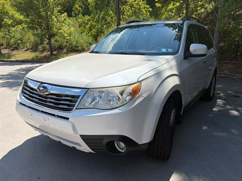 Used 2010 Subaru Forester 2.5X Premium w/ Popular Equipment Group 1A AWD/4WD image 3