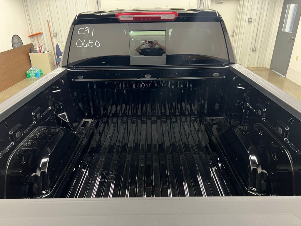 New 2026 GMC Sierra 1500 SLE w/ Preferred Package image 3