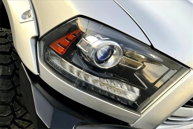 Used 2018 RAM 2500 Laramie w/ Sport Appearance Group image 32