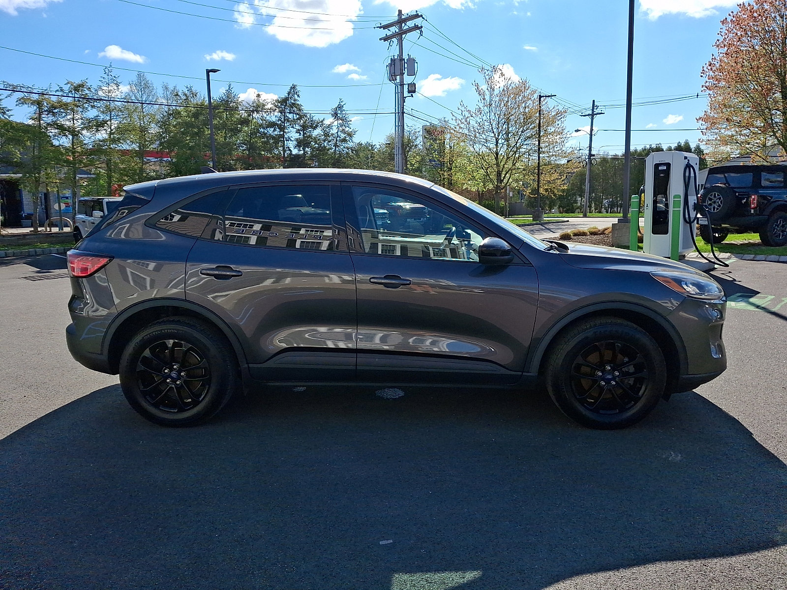 Used 2020 Ford Escape SE Sport image 4