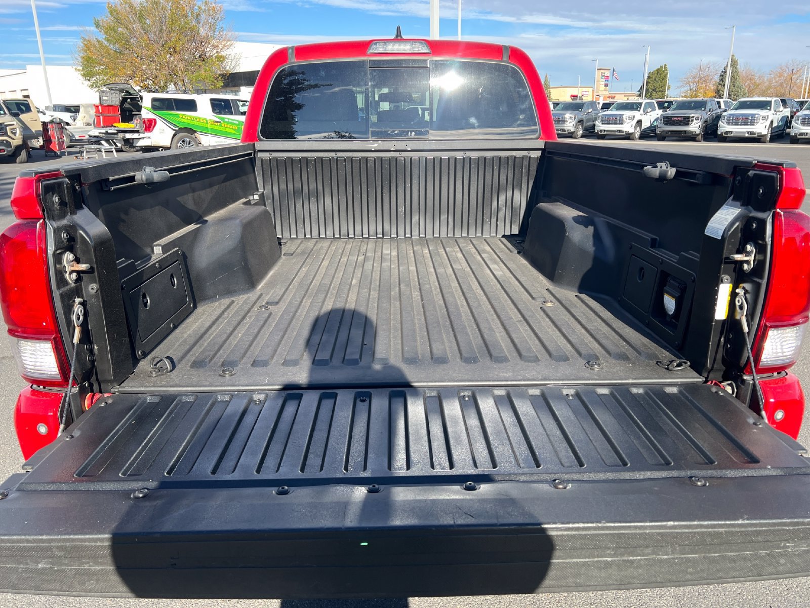 Used 2017 Toyota Tacoma TRD Sport w/ Premium & Technology Package AWD/4WD image 30