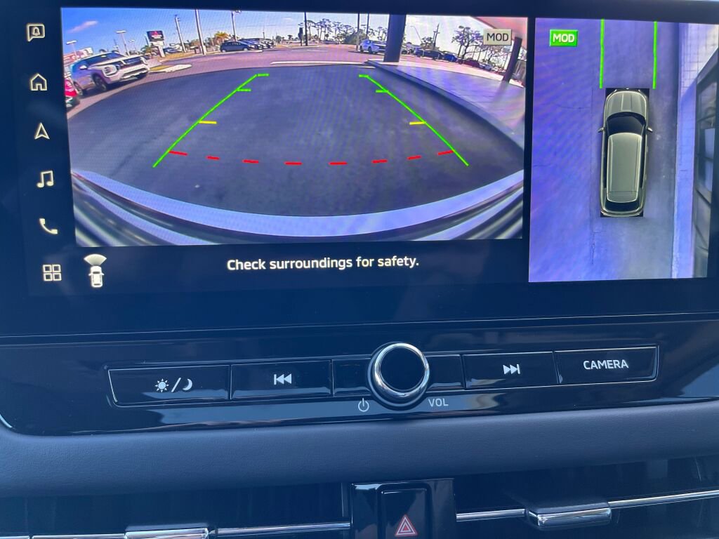 New 2025 Mitsubishi Outlander SE image 18